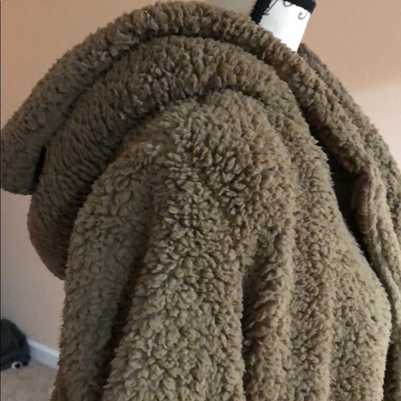 5⭐️RESTOCK MOCHA FAUX FUR oversized- hoodie Jacket - Picture 8 of 8